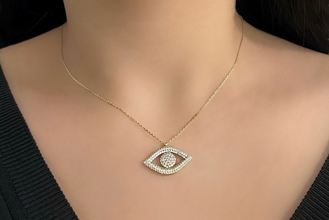 Goldkette-Göz