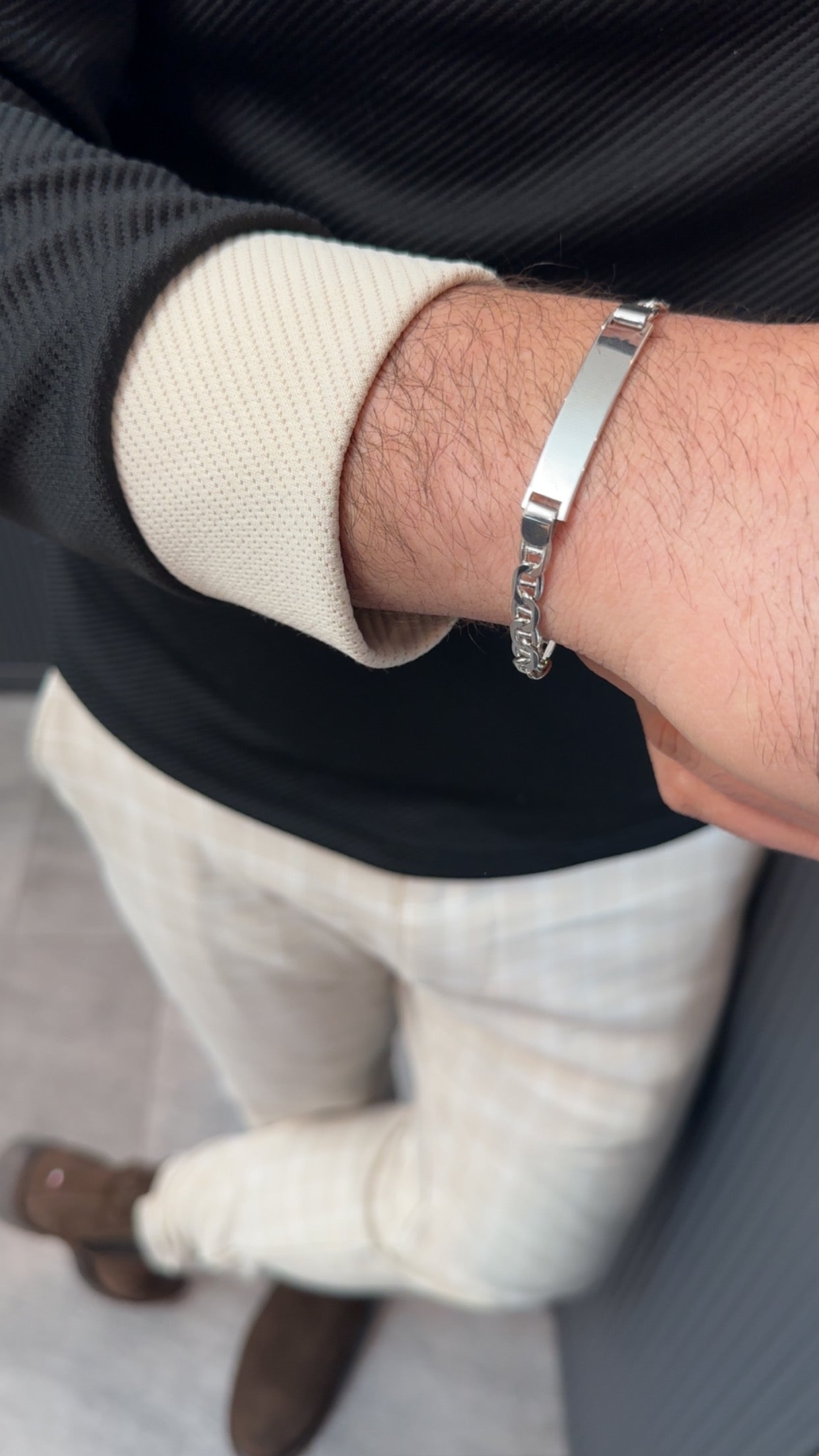 Silberarmband-Plaka
